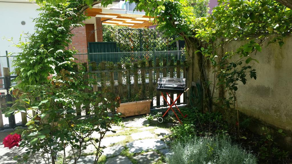 B&B Casa Di Claudia Marina Di Carrara Exterior foto